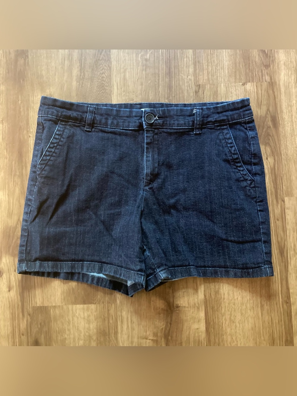 Liz Claiborne Classic Dark Denim Shorts 14